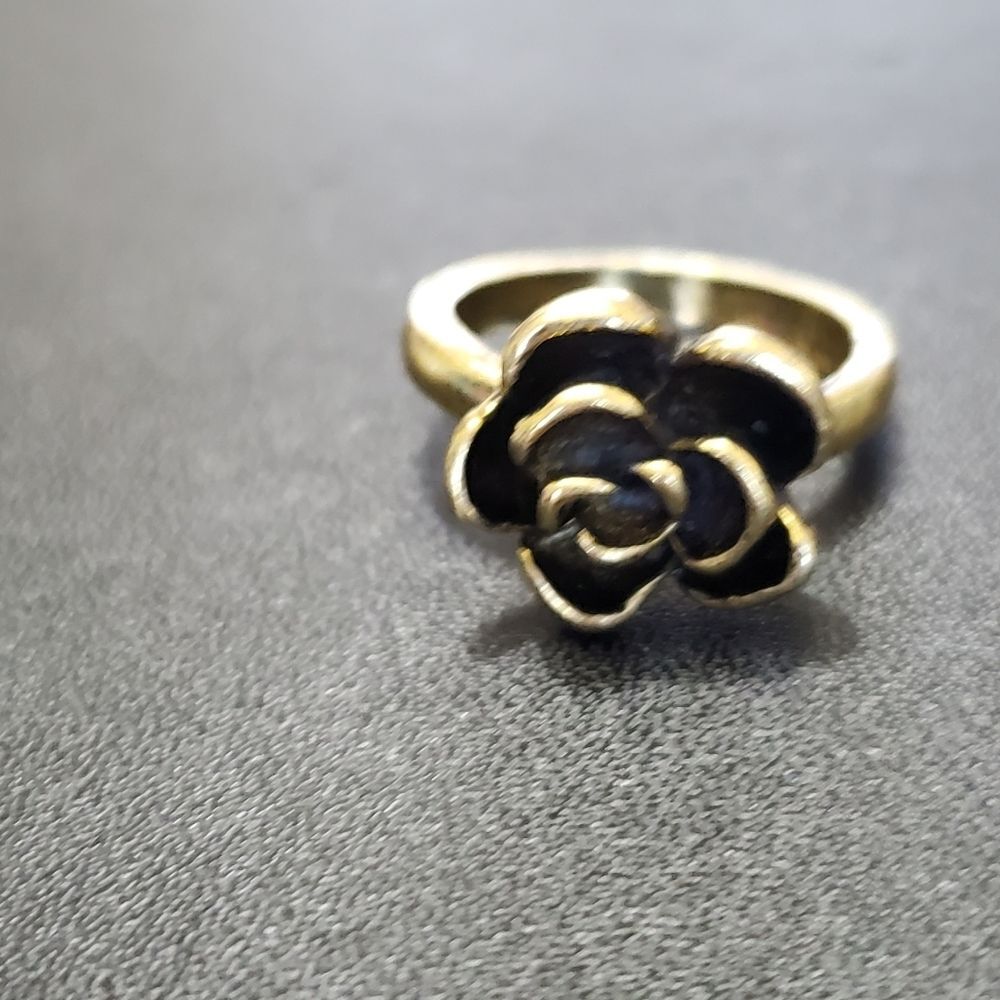 Gold tone aged looking rose ring Size 8.25